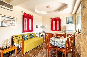 Mountain Oasis - Pool Playground Near Neda Falls