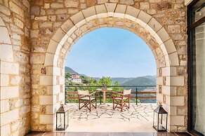 Mountain Oasis - Pool Playground Near Neda Falls