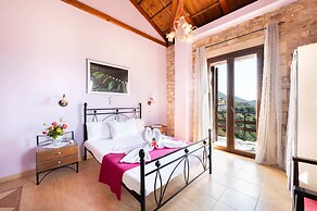 Mountain Oasis - Pool Playground Near Neda Falls