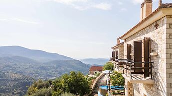 Mountain Oasis - Pool Playground Near Neda Falls