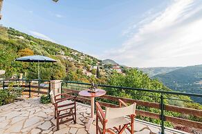 Mountain Oasis - Pool Playground Near Neda Falls