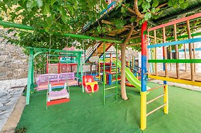 Mountain Oasis - Pool Playground Near Neda Falls