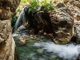 Mountain Oasis - Pool Playground Near Neda Falls