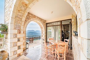 Mountain Oasis - Pool Playground Near Neda Falls