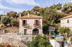 Mountain Oasis - Pool Playground Near Neda Falls