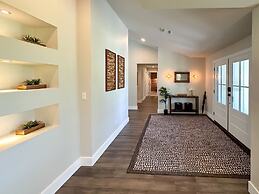 Upstay - Farmhouse on 10 Acres w Pool-tennis-games