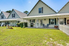 Walk to Bay & Dtwn: Port St Joe Paradise w/ Grill!