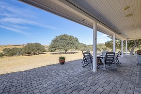 Paso Robles Gem w/ On-site Vineyard: Pets Welcome!