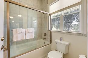 Paso Robles Gem w/ On-site Vineyard: Pets Welcome!