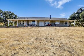 Paso Robles Gem w/ On-site Vineyard: Pets Welcome!