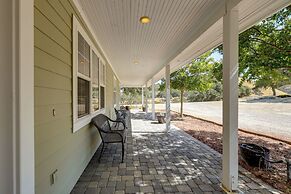 Paso Robles Gem w/ On-site Vineyard: Pets Welcome!
