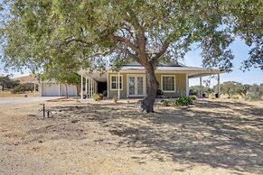 Paso Robles Gem w/ On-site Vineyard: Pets Welcome!