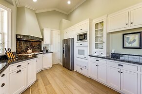 Paso Robles Gem w/ On-site Vineyard: Pets Welcome!
