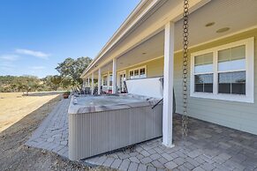 Paso Robles Gem w/ On-site Vineyard: Pets Welcome!