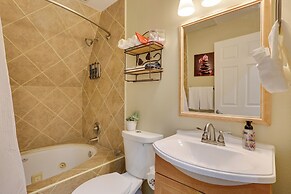 A-frame w/ Patio & Mtn Views: Arizona Retreat