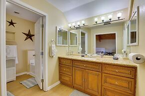 Private Outdoor Oasis - Apache Junction Home!