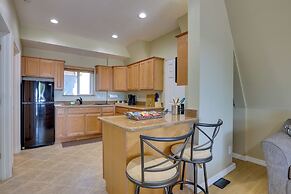 A-frame w/ Patio & Mtn Views: Arizona Retreat