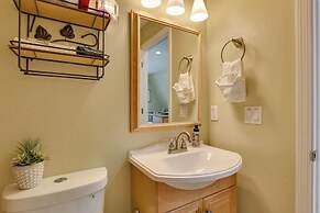 A-frame w/ Patio & Mtn Views: Arizona Retreat