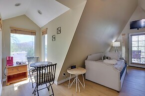 A-frame w/ Patio & Mtn Views: Arizona Retreat