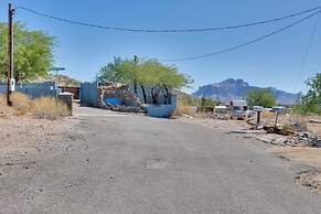 A-frame w/ Patio & Mtn Views: Arizona Retreat