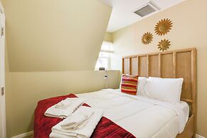 A-frame w/ Patio & Mtn Views: Arizona Retreat