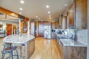 Luxe Florissant Home w/ Pikes Peak Views!