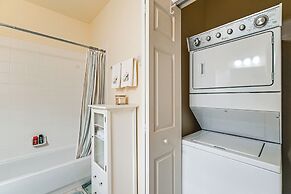 Naples Condo 10 Mi to Beach: Pool & Hot Tub Access