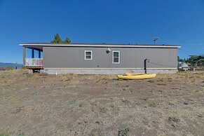 Lakefront Cabin w/ Water & Mtn Views in Chiloquin