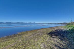 Lakefront Cabin w/ Water & Mtn Views in Chiloquin