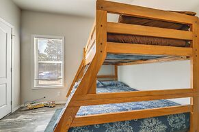 Lakefront Cabin w/ Water & Mtn Views in Chiloquin