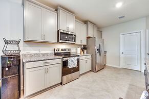 Pet-friendly Home w/ Screened Patio in Newberry!