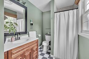 Minimal Modern Home Getaway 4 Bedroom Home