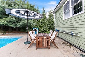 Minimal Modern Home Getaway 4 Bedroom Home