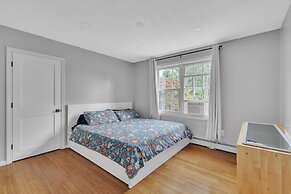 Minimal Modern Home Getaway 4 Bedroom Home