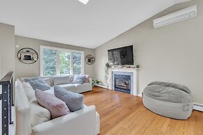 Minimal Modern Home Getaway 4 Bedroom Home