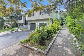 Minimal Modern Home Getaway 4 Bedroom Home