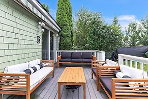 Minimal Modern Home Getaway 4 Bedroom Home