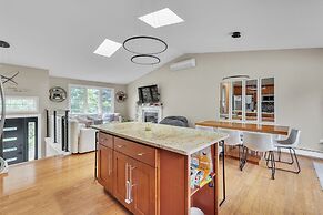 Minimal Modern Home Getaway 4 Bedroom Home