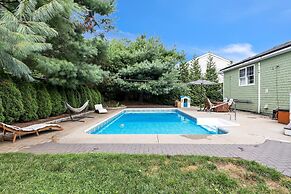 Minimal Modern Home Getaway 4 Bedroom Home