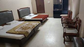 Goroomgo Tourist Guest House Amritsar