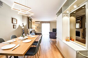 Alimos Luxury 3 Bd Apt w Stunning Views