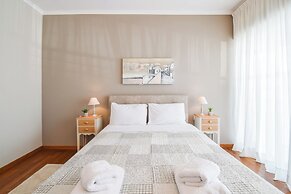 Alimos Luxury 3 Bd Apt w Stunning Views