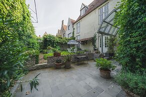 Number 11 Exclusive Guesthouse