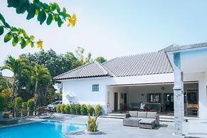 Maharani Villa Yogyakarta