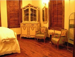 JR's Chophouse B&B