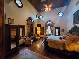 JR's Chophouse B&B