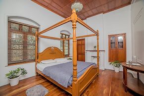 Savithri  Bungalow By XploreIndo