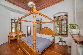 Savithri  Bungalow By XploreIndo
