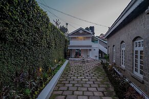 Savithri  Bungalow By XploreIndo