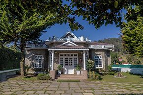 Savithri  Bungalow By XploreIndo